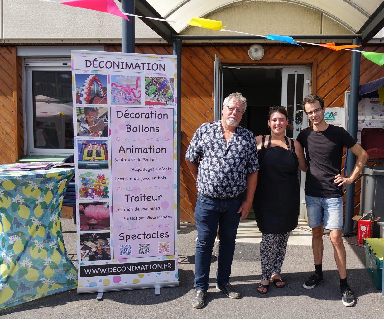 De gauche à droite : Philippe Dumont, Chloé et Florian de Déconimation.