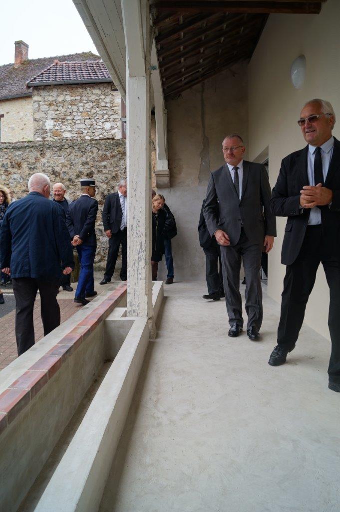 Dans ces bacs, les élèves pourront s'adonner au jardinage.