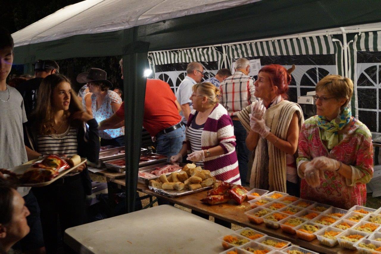 130 participants étaient inscrits pour le repas.