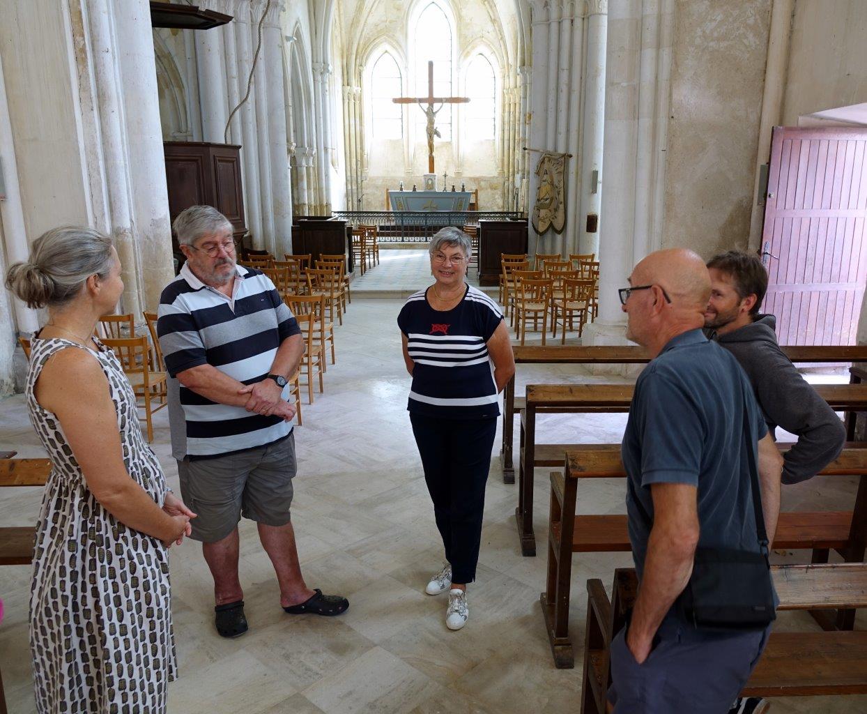 Au centre : Jacqueline Picart, relais paroissial bénévole de Notre-Dame des Trois Vallées.