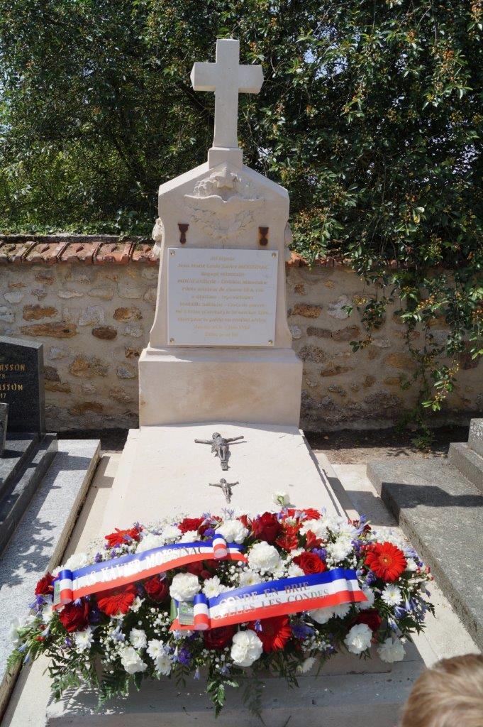 La restauration de la tombe de l'aviateur Xavier Moissinac est une belle réussite.