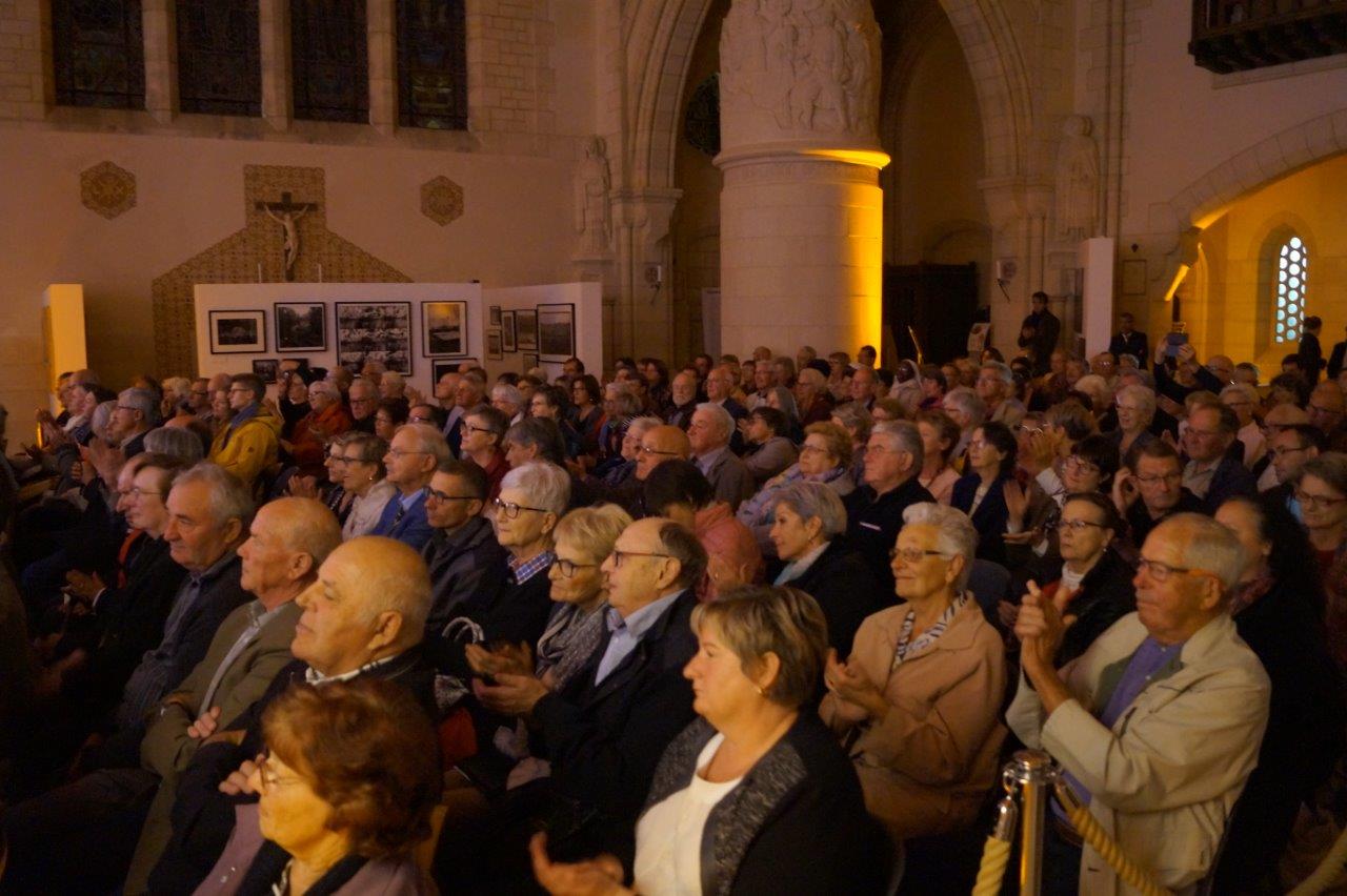 Quelques 250 personnes ont investi la chapelle pour assister au concert.