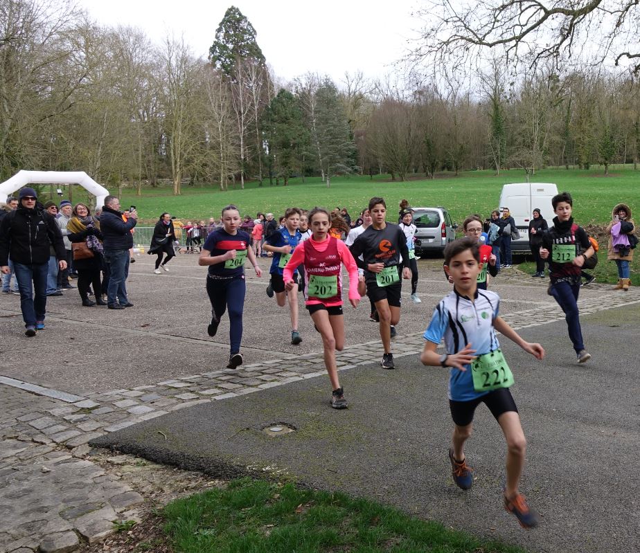 20 participants s'élancent sur le 3000m...