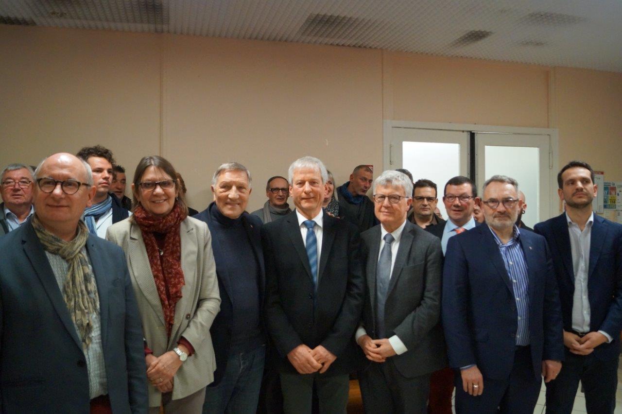 De gauche à droite : Etienne Haÿ, Anne Maricot, Jacques Krabal, Éric Assier, Yves Daudigny, Dominique Moyse, derrière lui, Olivier Devron et Sébastien Eugène.