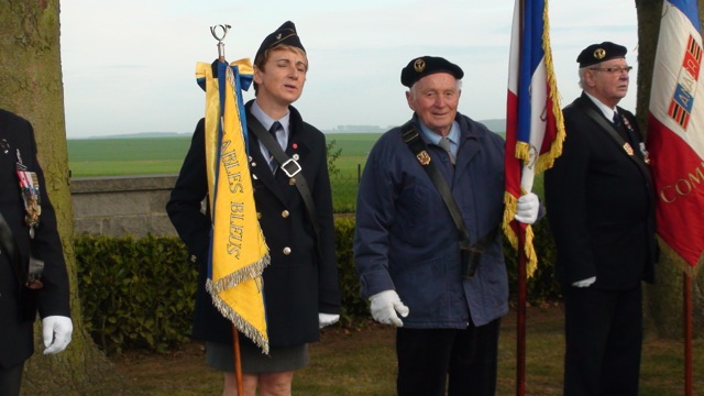 Au centre : Bruno Romano, porte-drapeau au sein de l'association des Anciens Combattants de Condé-en-Brie.