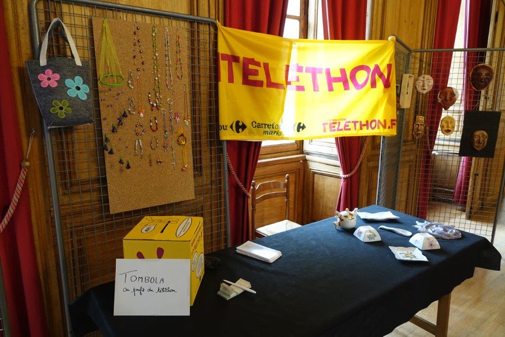 Les adhérents de la MJC de Dormans ont exposé leurs magnifiques réalisations au 1er étage du château...