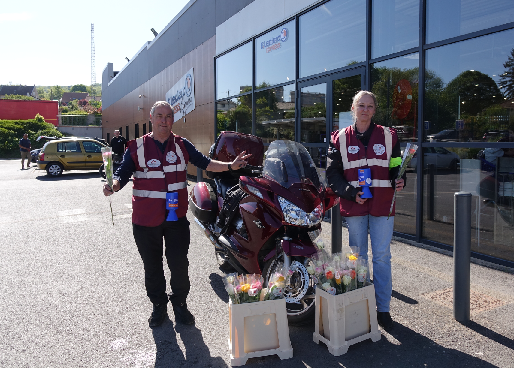 À Dormans, l'enseigne Leclerc Express autorise la vente des roses depuis 2022.