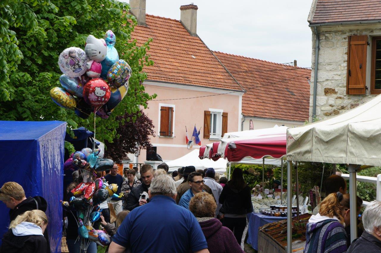 Le marché artisanal a fait le plein d'exposants.