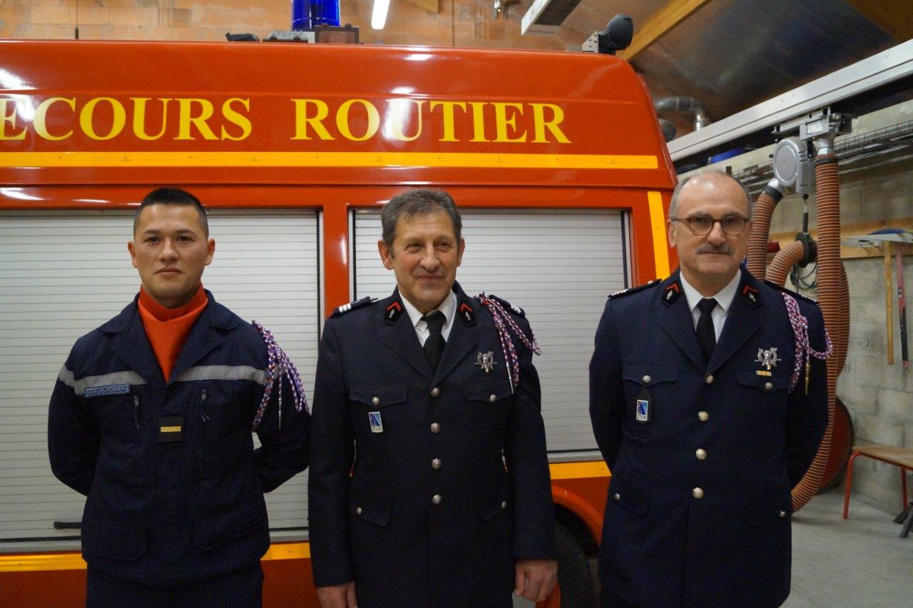 De gauche à droite : l'adjudant Steeven Low, futur chef de centre, le capitaine Vincent Couvent et le lieutenant-colonel Philippe Gérard.