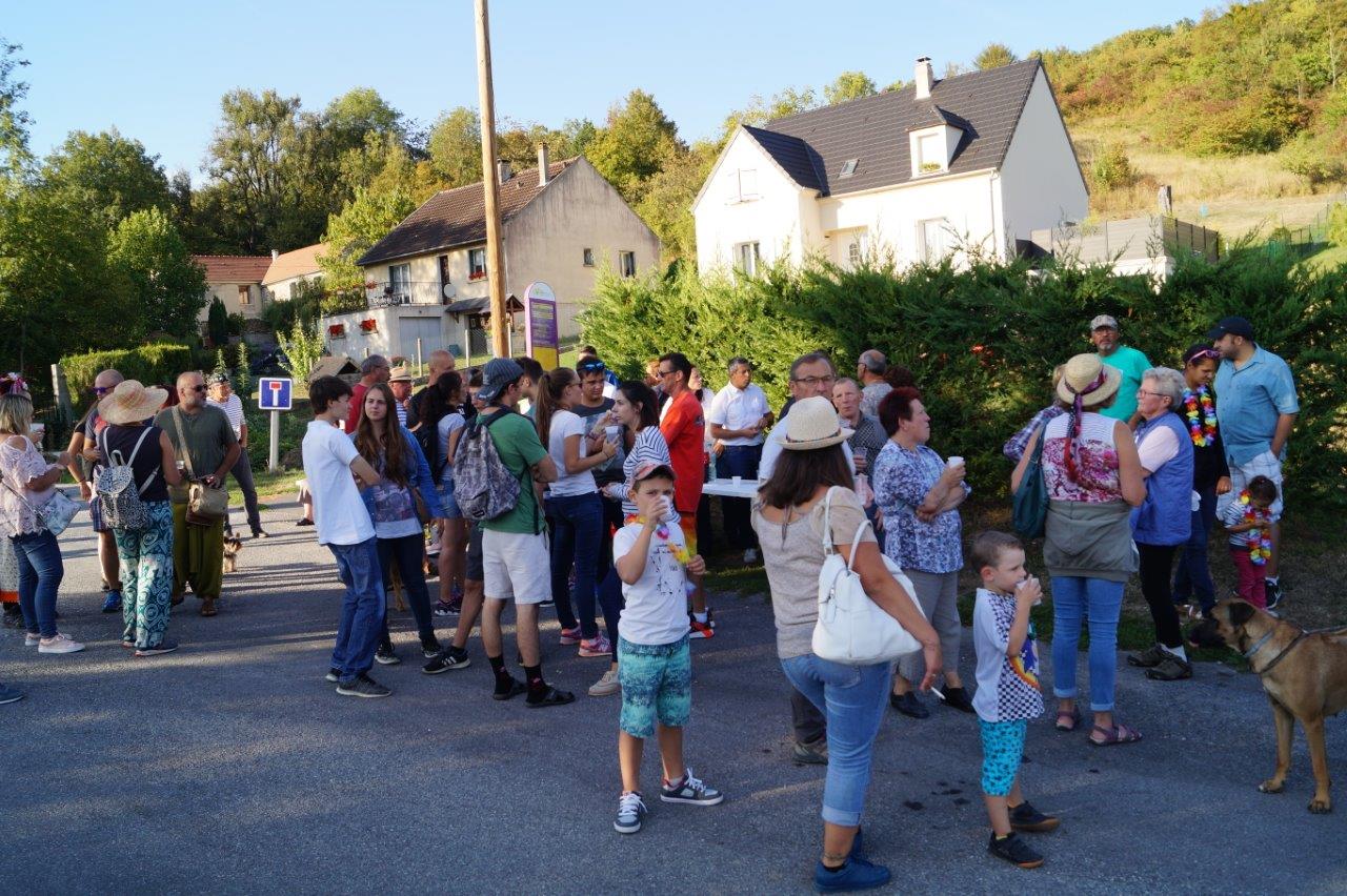 Verdillois et acépéviens se retrouvent autour du premier arrêt "buvette"...