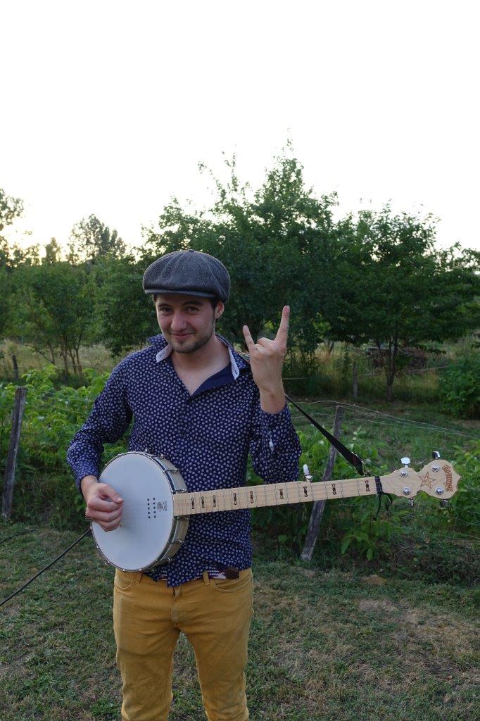 Le valcampanien Rafi Stolé assure les interplateaux de ce dernier rendez-vous musical...