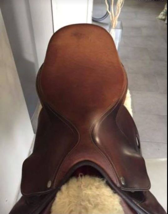 Selle Butet. (Marion Dart).