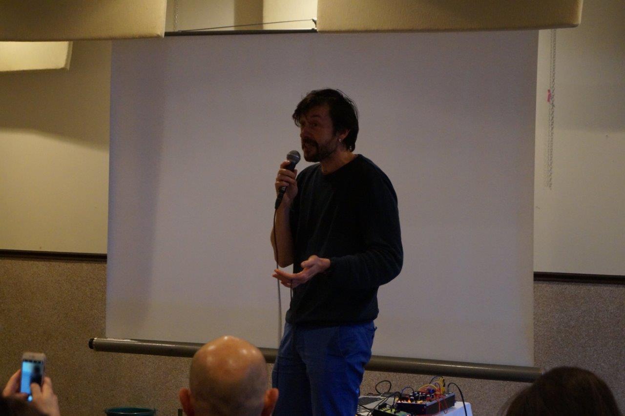 Joris Clerté, scénariste de films d'animation, échange sur la manière dont il compose et met en mouvement ses dessins pour le cinéma...