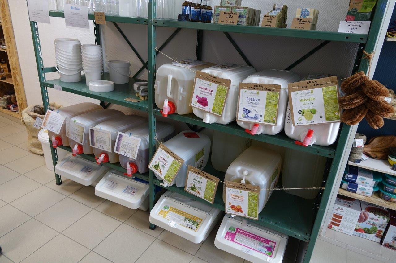 Vous pouvez faire le plein de produits ménagers écologiques.