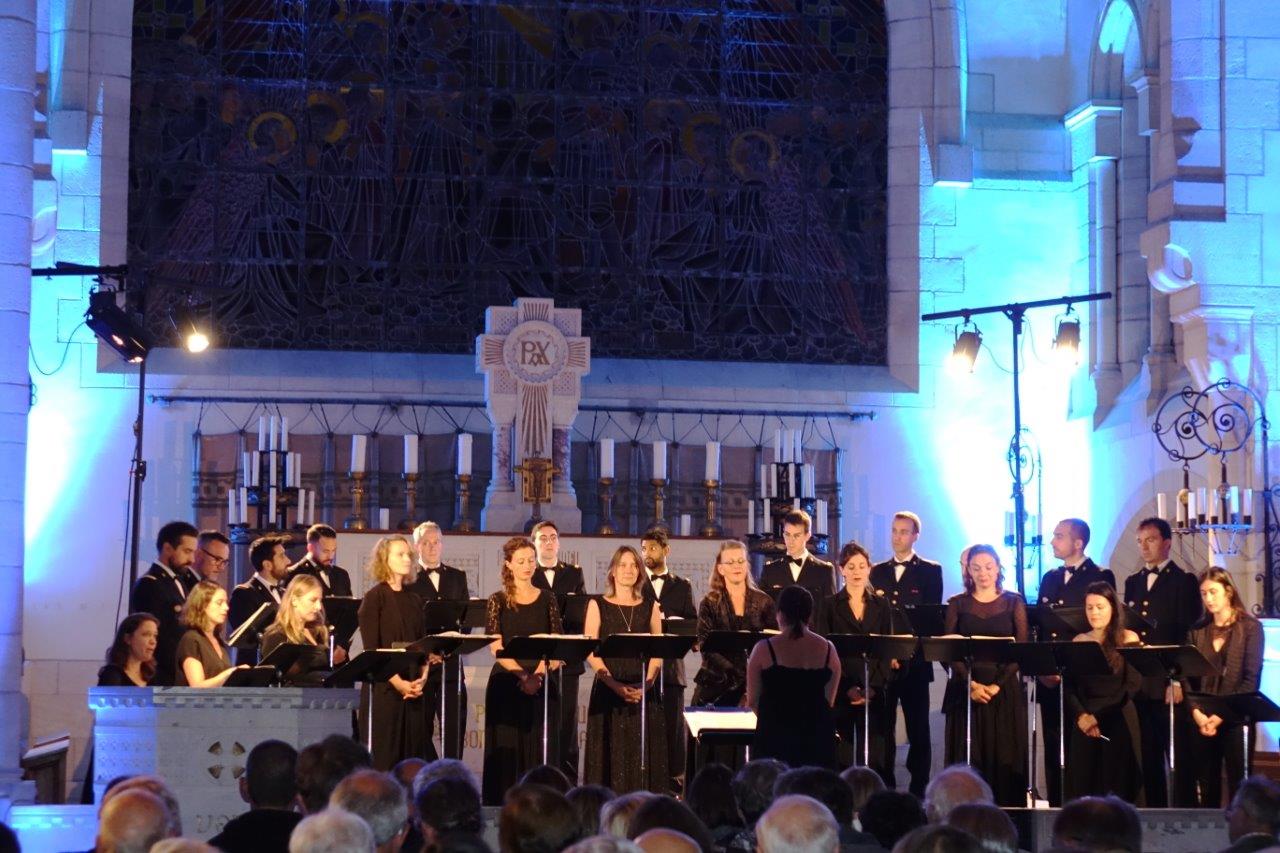 L'Ensemble vocal Sequenza 9.3 et le Choeur de l'Armée française ont subjugué le public pendant 1 heure...