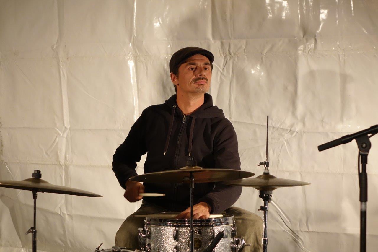 Batterie : Kevin L'Hermite.