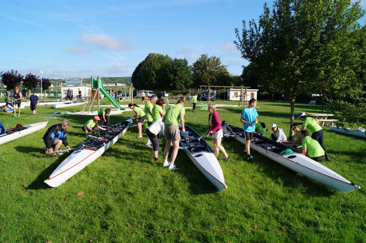 Le terrain du Camping Municipal était transformé en "stands".