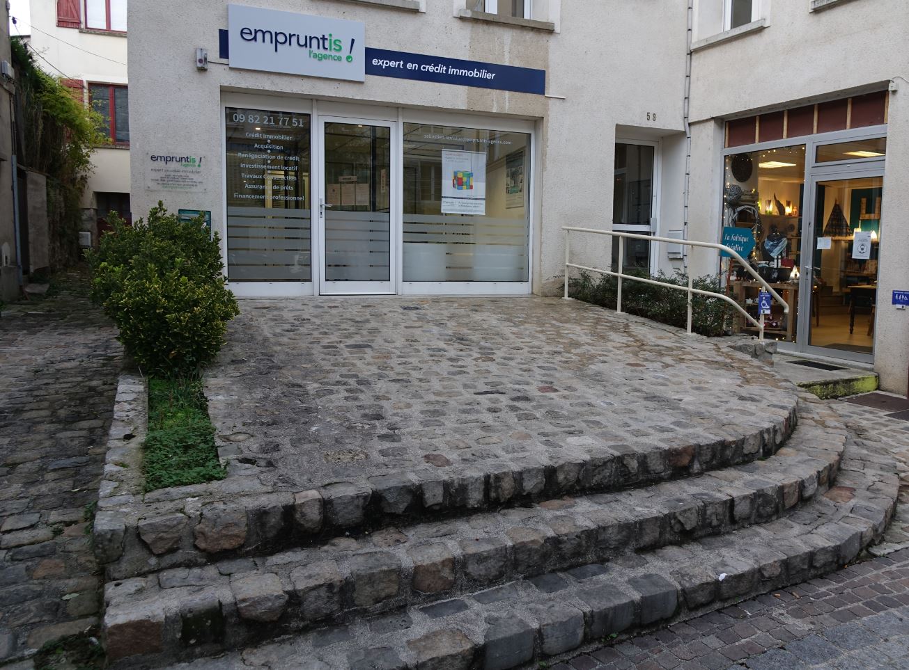 Le 59 Grande Rue ressemble à ces endroits de la Capitale, secrets, aussi confidentiels que surprenants et qui invitent à la quiétude...