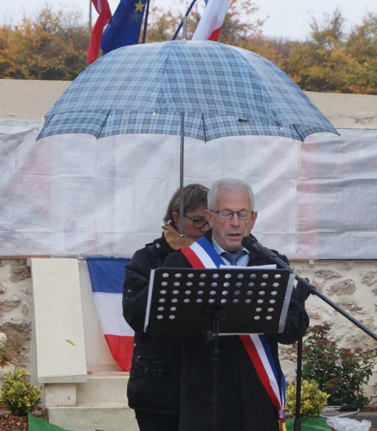 ... Claude Picart, maire délégué de Saint-Agnan...