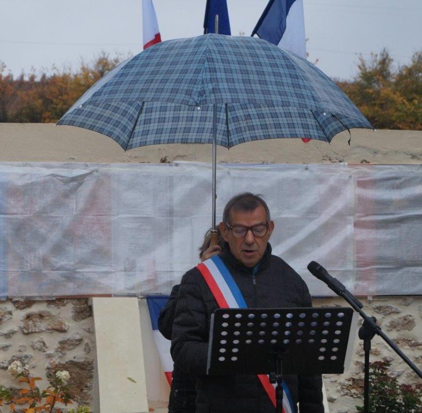 Les discours de Bruno Lahouati, maire de Vallées-en-Champagne...