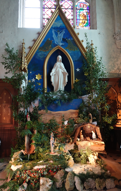 La crèche installée en l'église Saint-Rémi connaît le succès...