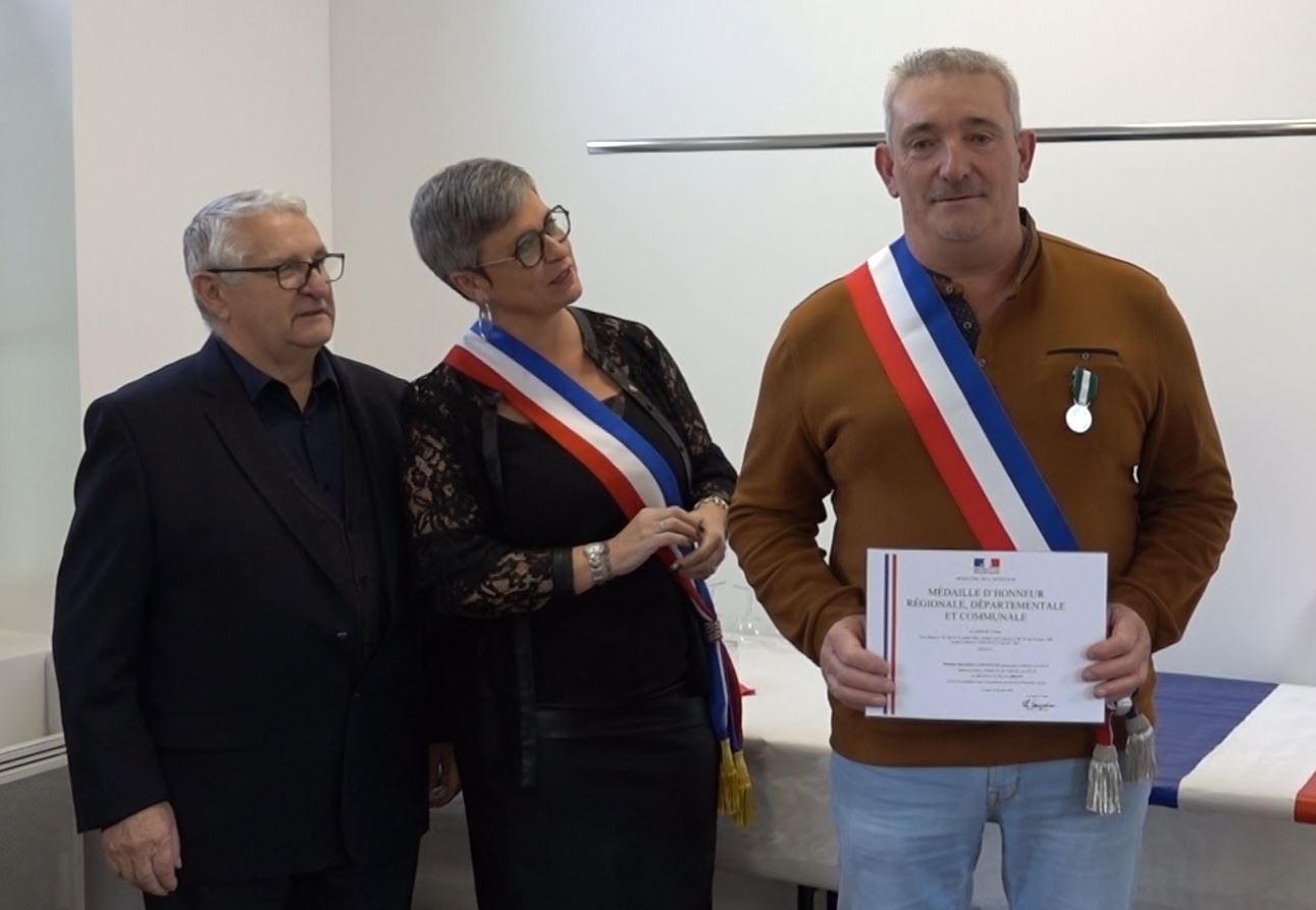 À gauche : Alain Moroy, président des maires de l'ex canton de Condé-en-Brie, exerce des fonctions importantes au sein du Bureau des maires de l'Aisne présidé par Thierry Routier..