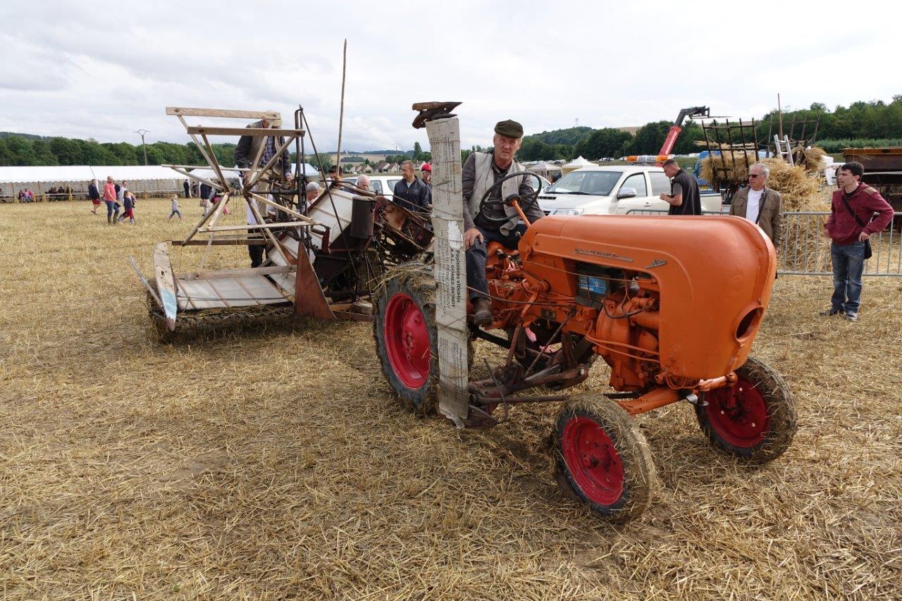 Matériel agricole ancien et moderne sont à la fête...