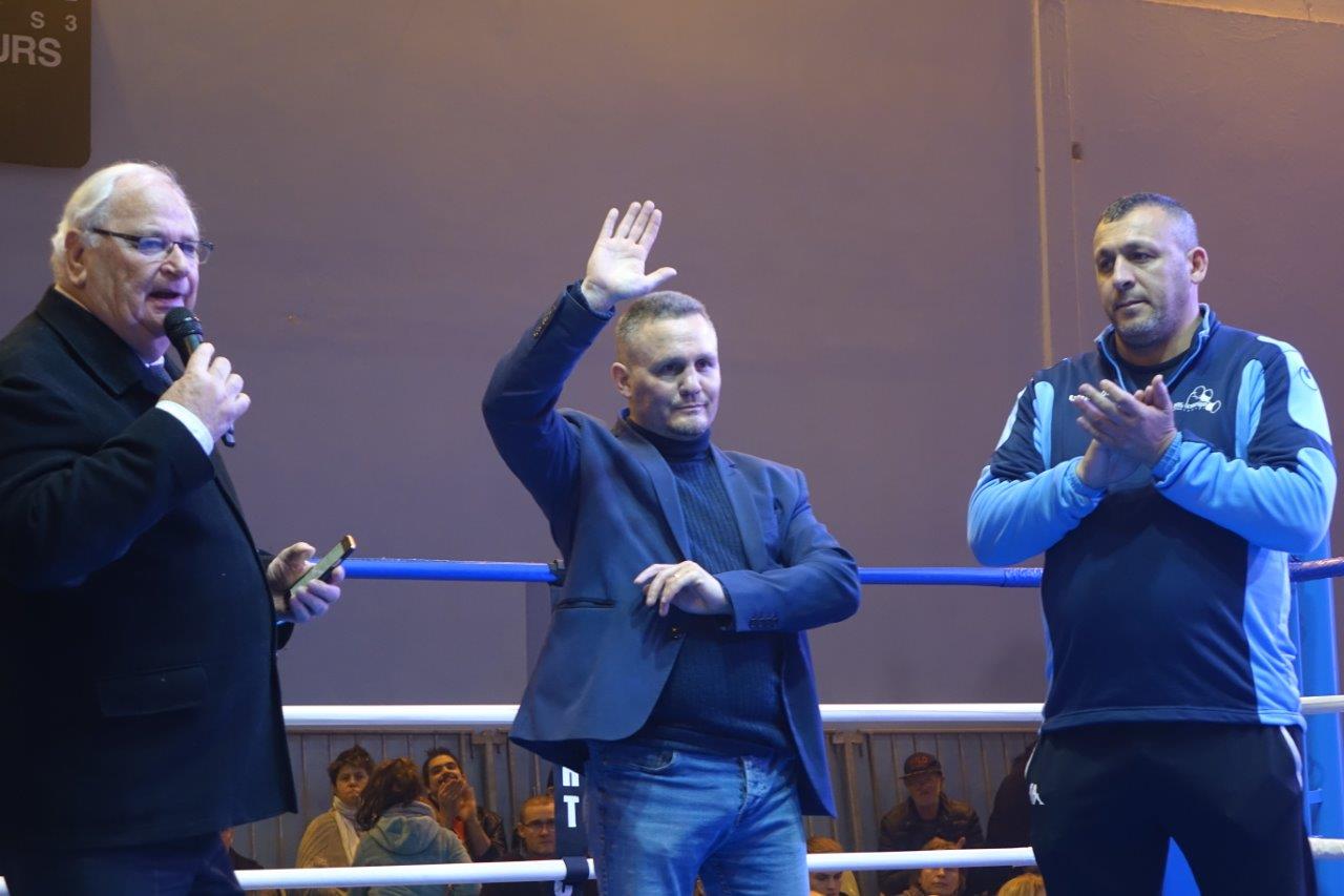 Le Ring Olympique Castel accueille Julien "Bobo" Lorcy, champion du monde WBA 1999 dans la catégorie des poids légers...