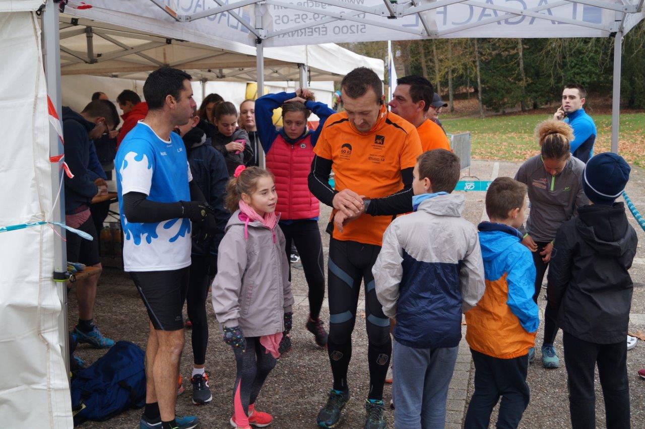 Le Racing Club de Dormans emmènt les joggeurs sur un circuit de 1km tracé dans le parc du château, à parcourir autant de fois que l'on souhaite...