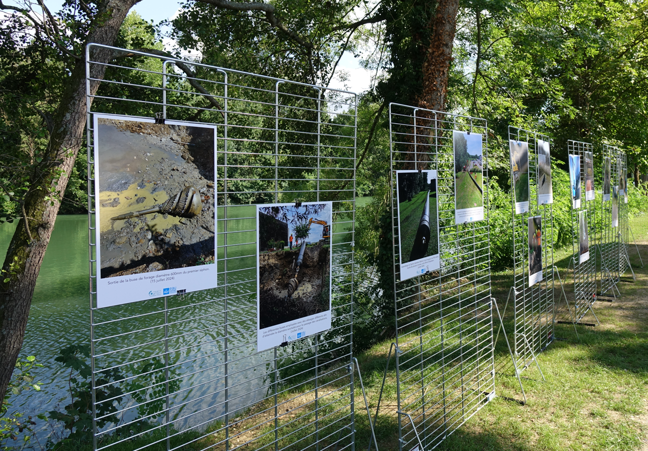 Une exposition photos retrace l'arrivée du nouveau siphon.