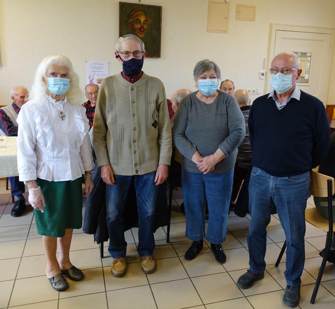 De gauche à droite, le bureau du Club du 3ème âge : Josiane Renard, présidente, Martial Roulot, vice-président, Marie-Thérèse Garrigues, secrétaire, et André Duyck, trésorier.