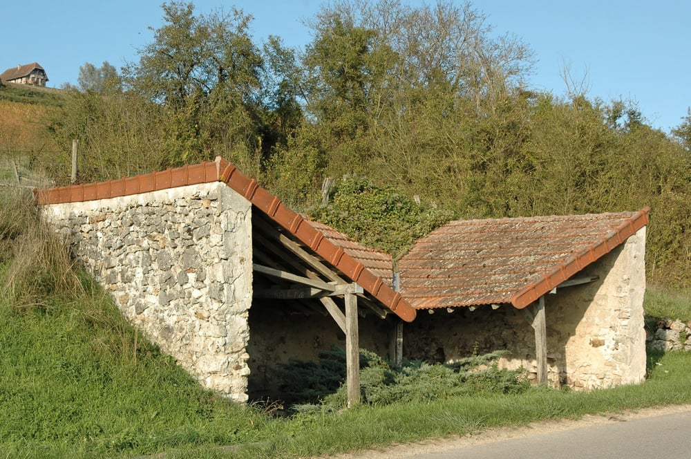 En 2010, le lavoir de Saint-Agnan coulait des jours pas très heureux.