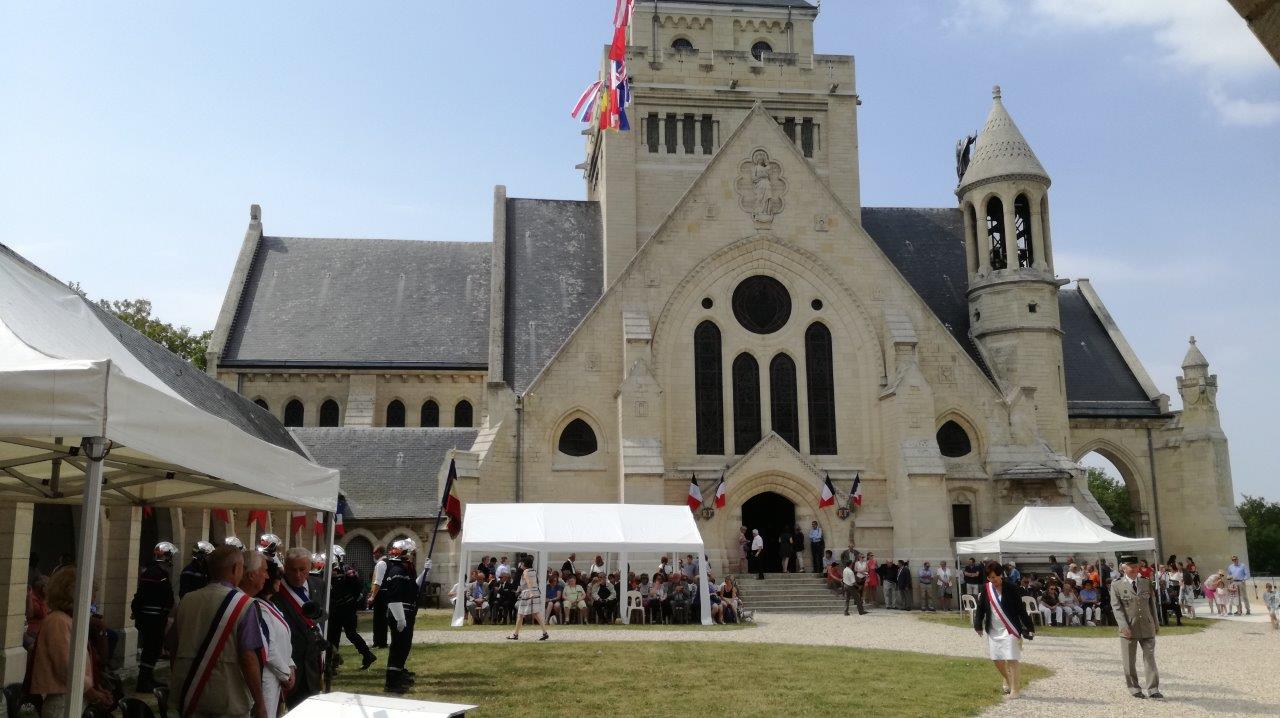 Comme à l'habitude, une foule nombreuse rend hommage aux combattants de la Grande Guerre.