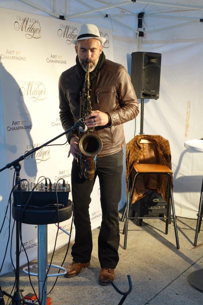 Doctor Pier a mis en musique la soirée blanche.