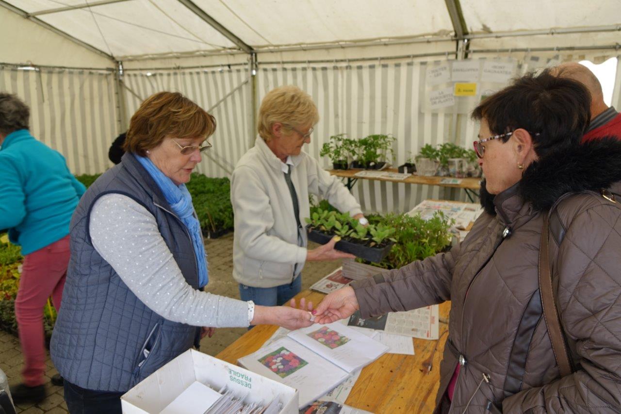 La vente d'enveloppes permet à l'association de mettre du beurre dans les épinards.
