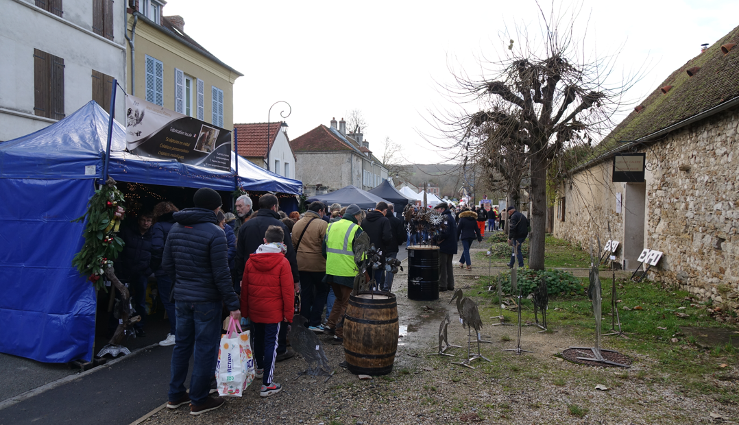 Un réaménagement du Marché de la Gravière, Rue du Château, permet au public de circuler plus aisément.