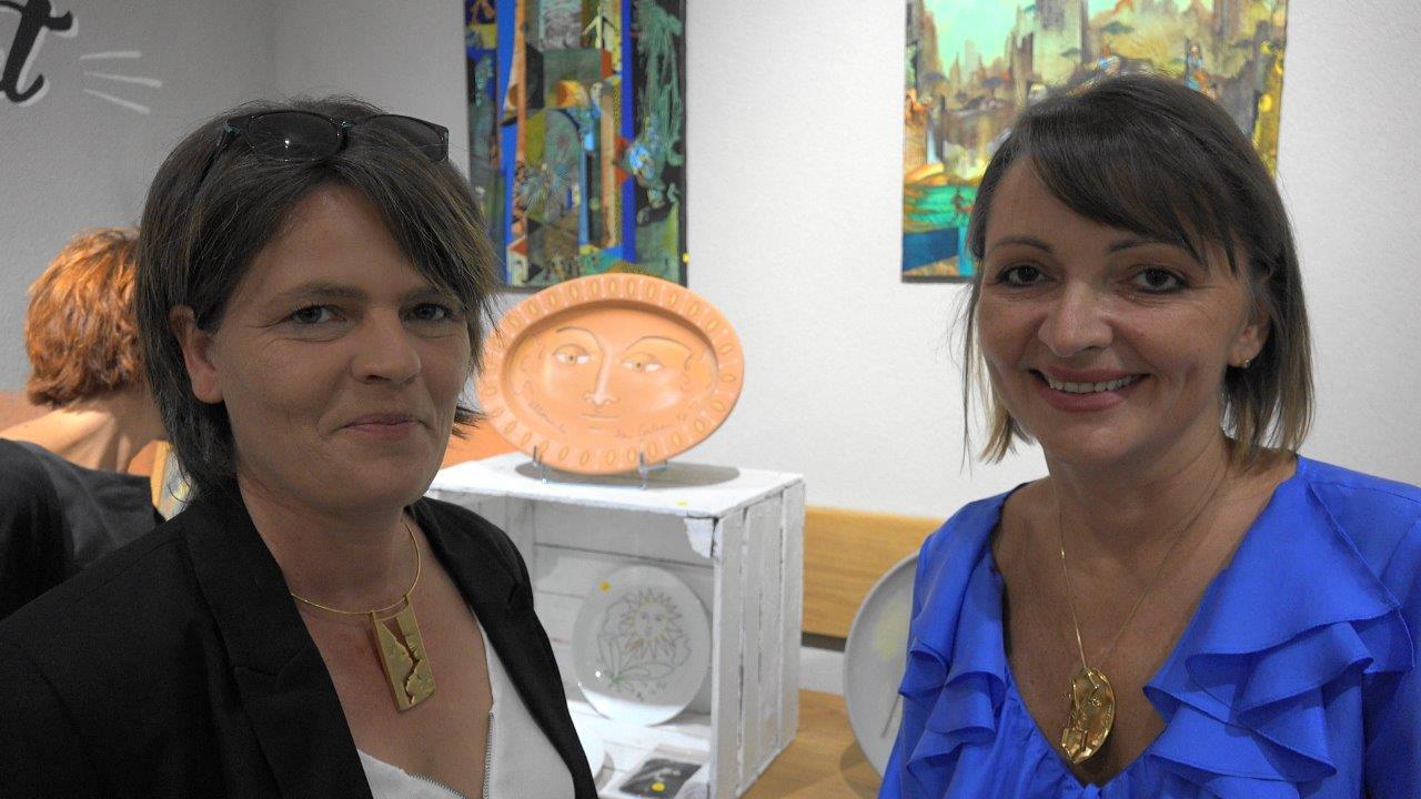De gauche à droite : Christine de chez Chris'Broc et Anna Météyer.