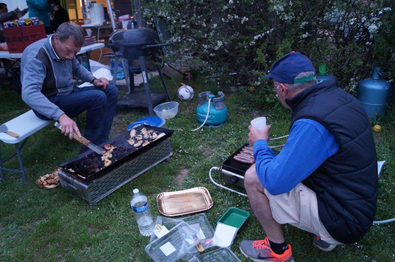 Qui dit camping, dit...