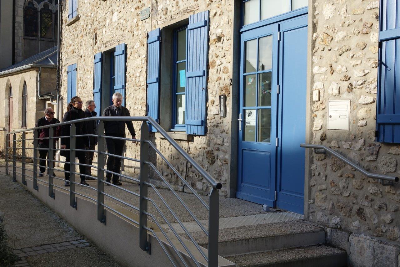 La micro-crèche "Graines d'Innocence" a investi, en septembre 2018, les anciens locaux abandonnés par la Trésorerie le 31 décembre 2016...