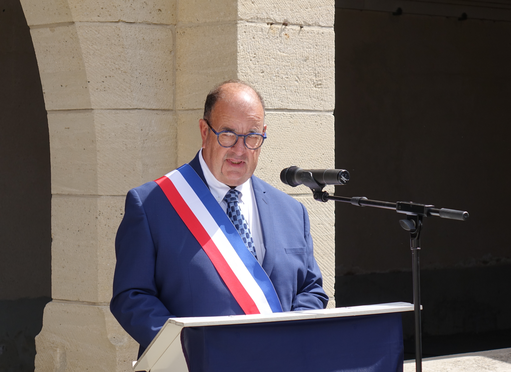 Le maire de Dormans Thierry Barbier lance les incontournables discours...