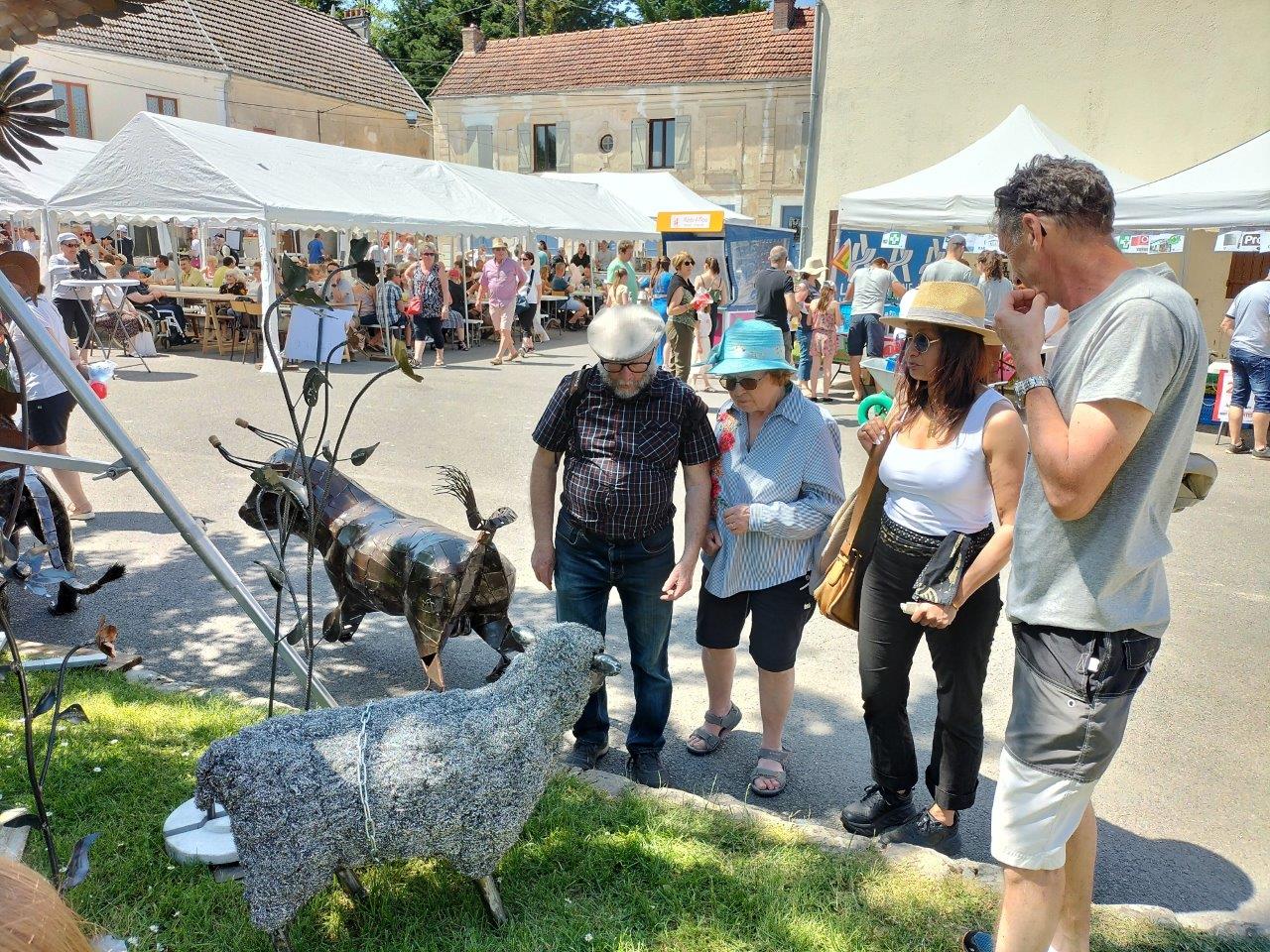 Taureau, lion, moutons, aigle, crocodile, fleurs... : une exposition de sculptures métalliques a retenu l'attention du public.