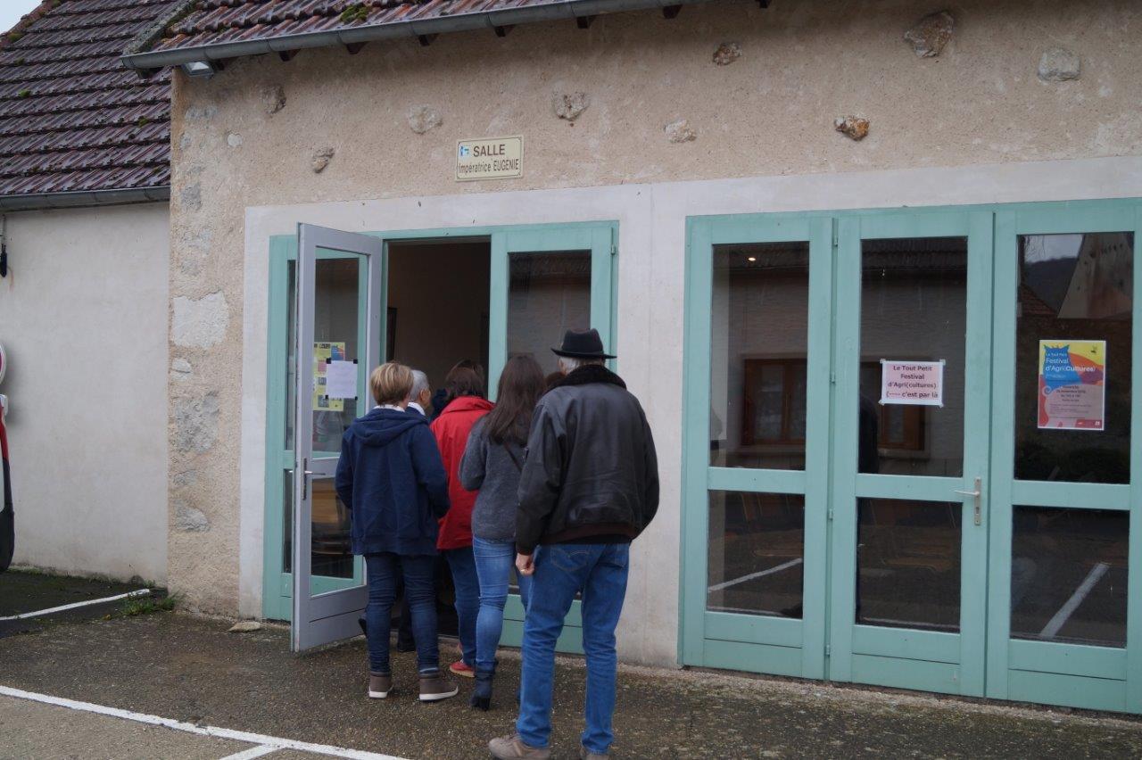 Le public se presse pour assister à la seconde édition du Tout Petit Festival d'Agri (Cultures).