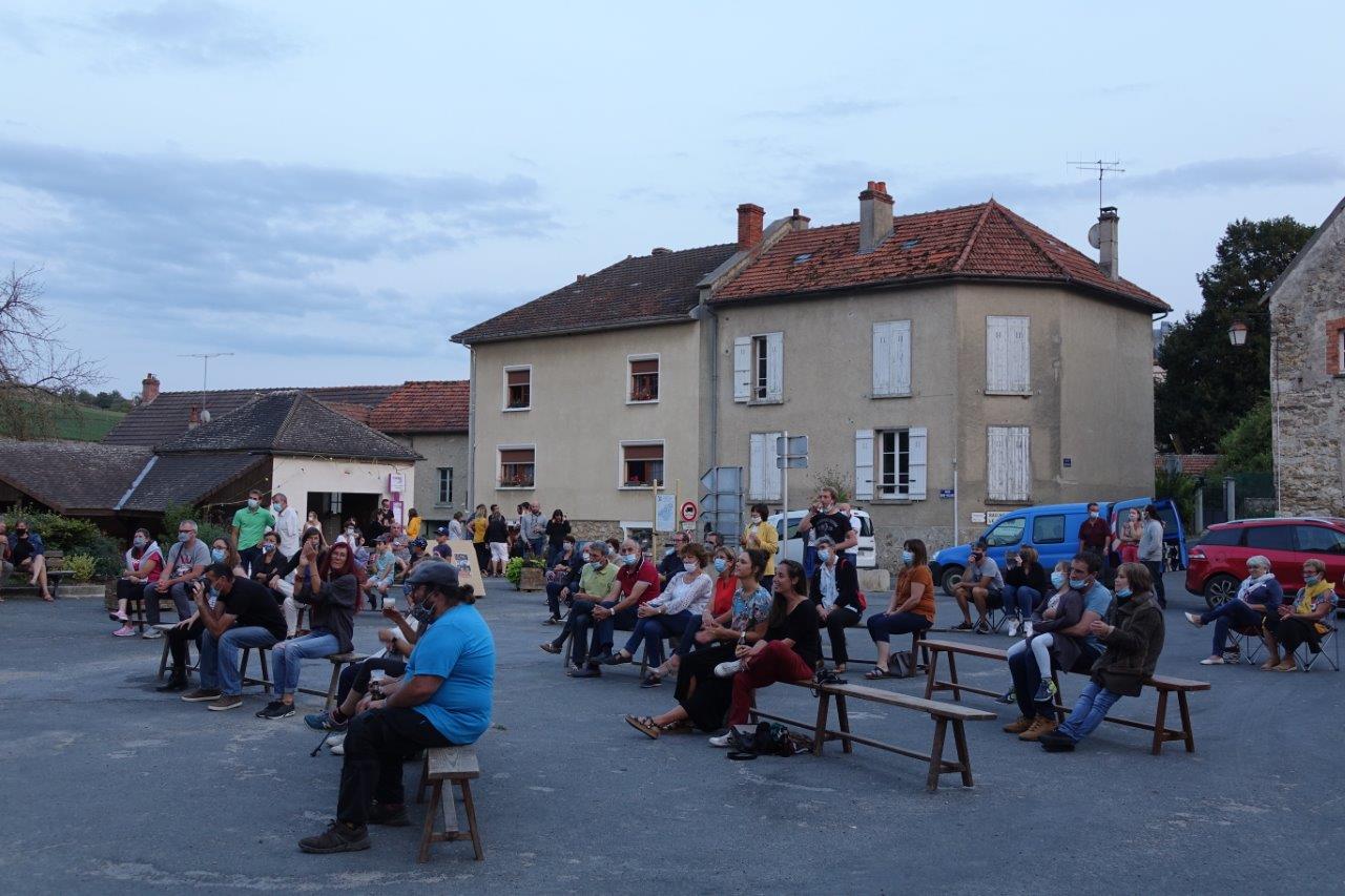 Près de 35 habitants ont assisté au concert.