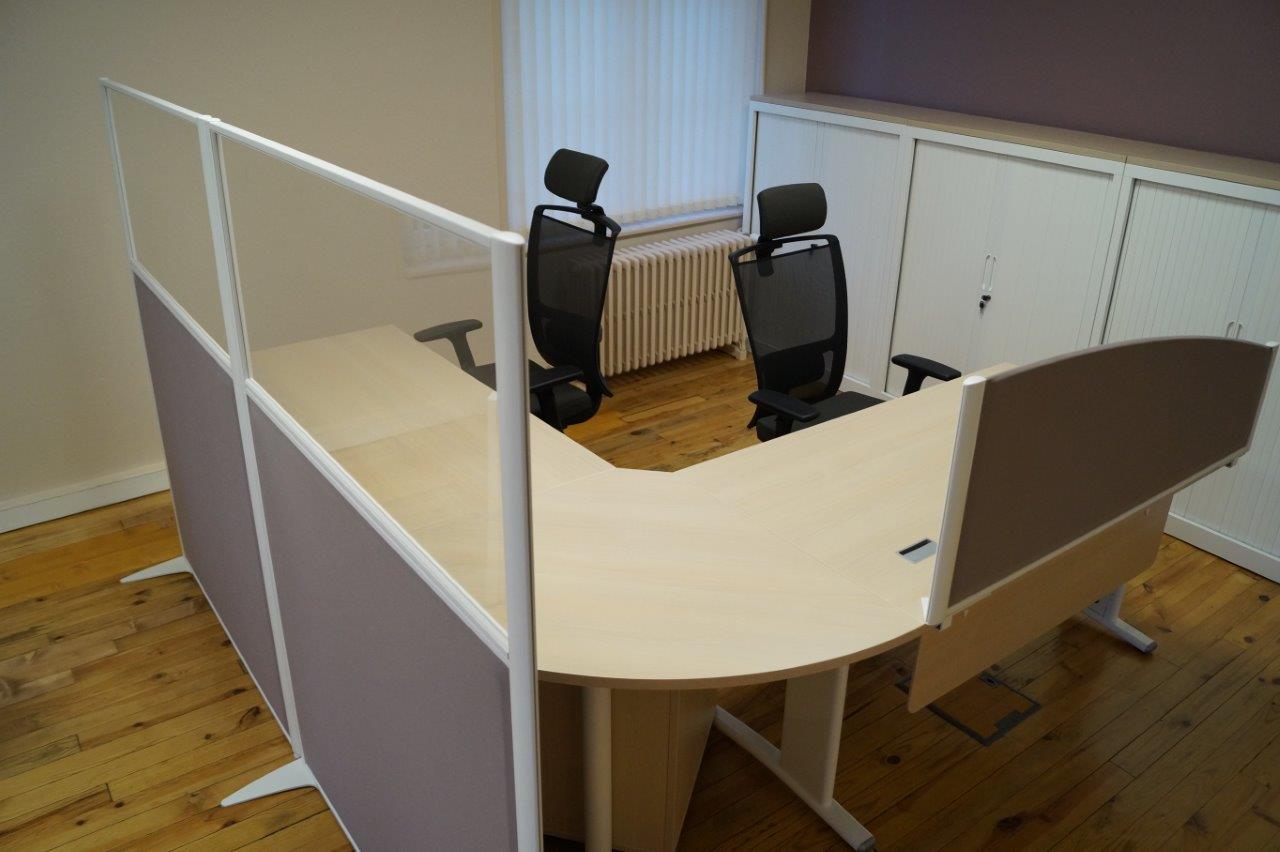 Un séparateur de bureau contribuera à créer un cadre de travail calme et agréable.