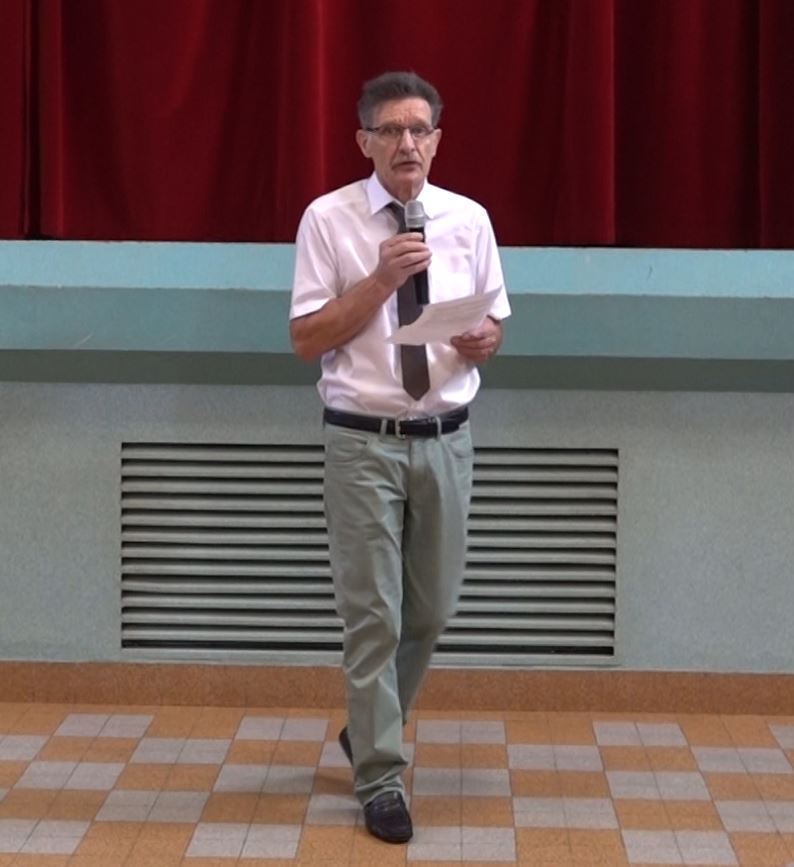Le maire de Dormans Michel Courteaux ouvre le forum des associations 2022.