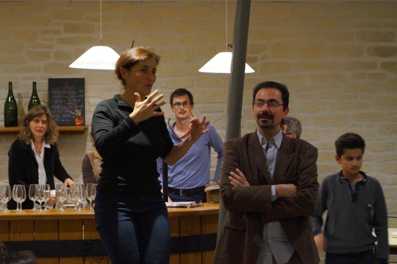 Catherine Tambrun présente l'oenologue champenois Sébastien Higonet.