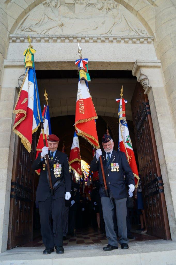 37 porte-drapeaux ont participé à la cérémonie.