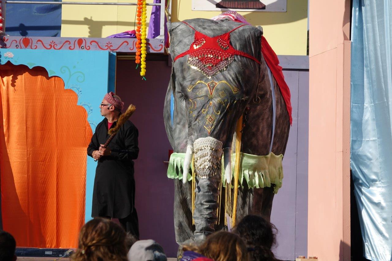 L'éléphant Ganesh est l'acteur de poids sur ce spectacle...