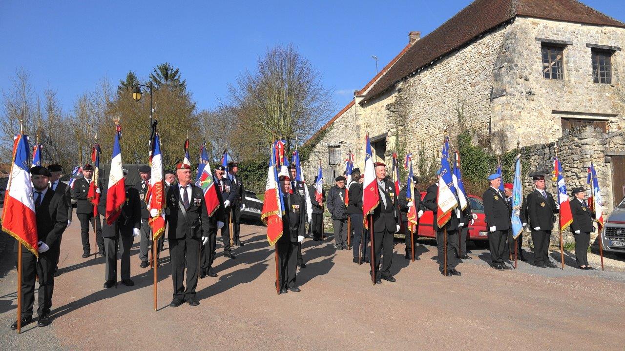 Les porte-drapeaux sont au nombre de vingt-neuf.