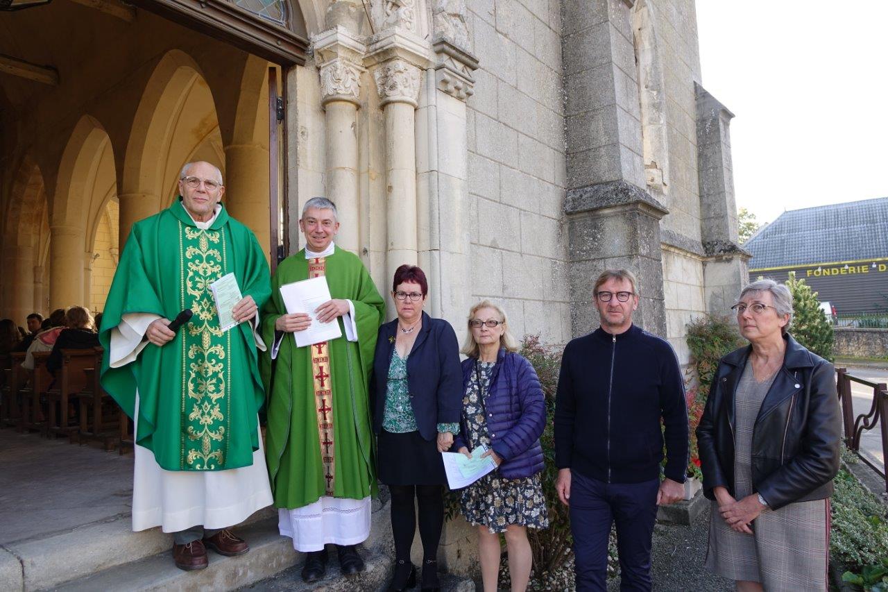 De gauche à droite : Bernard Proffit, Thierry Gard, Nelly Guedrat, adjointe au maire de Montlevon, Marie-Françoise Benoist, conseillère municipale de Condé-en-Brie, Éric Mangin, et Hélène Hugot, adjointe au maire de Celles-lès-Condé. ,